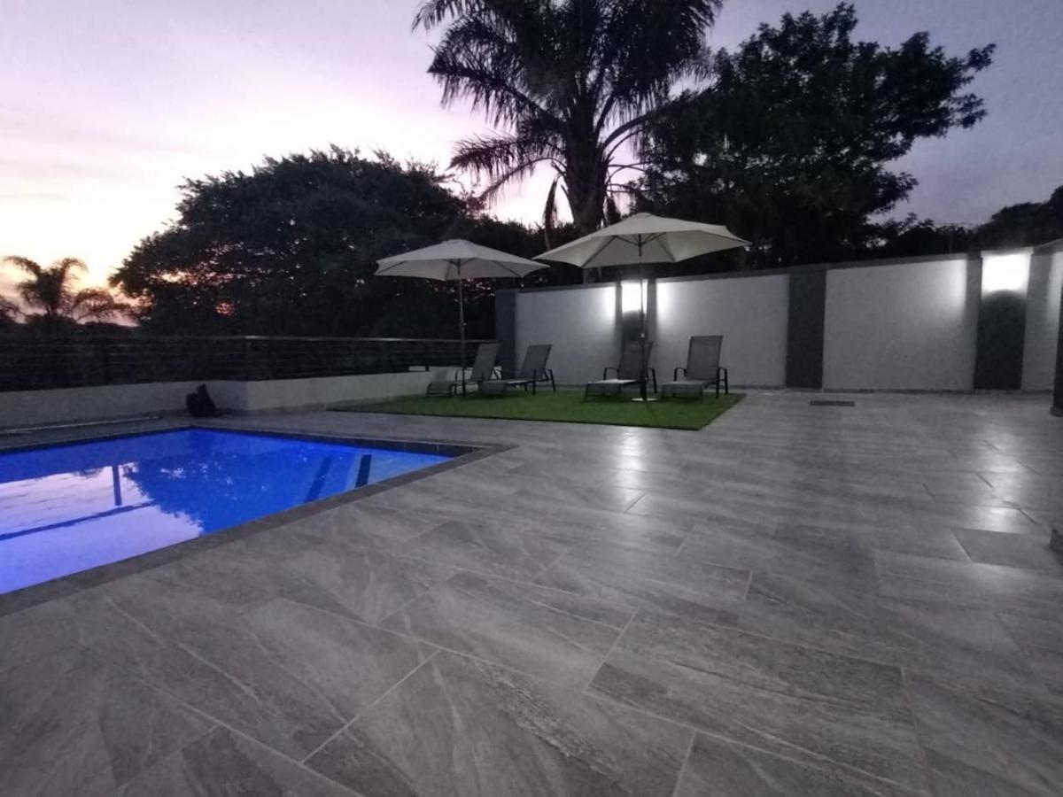 Hotel Casa De Luxe Ballito Esterno foto