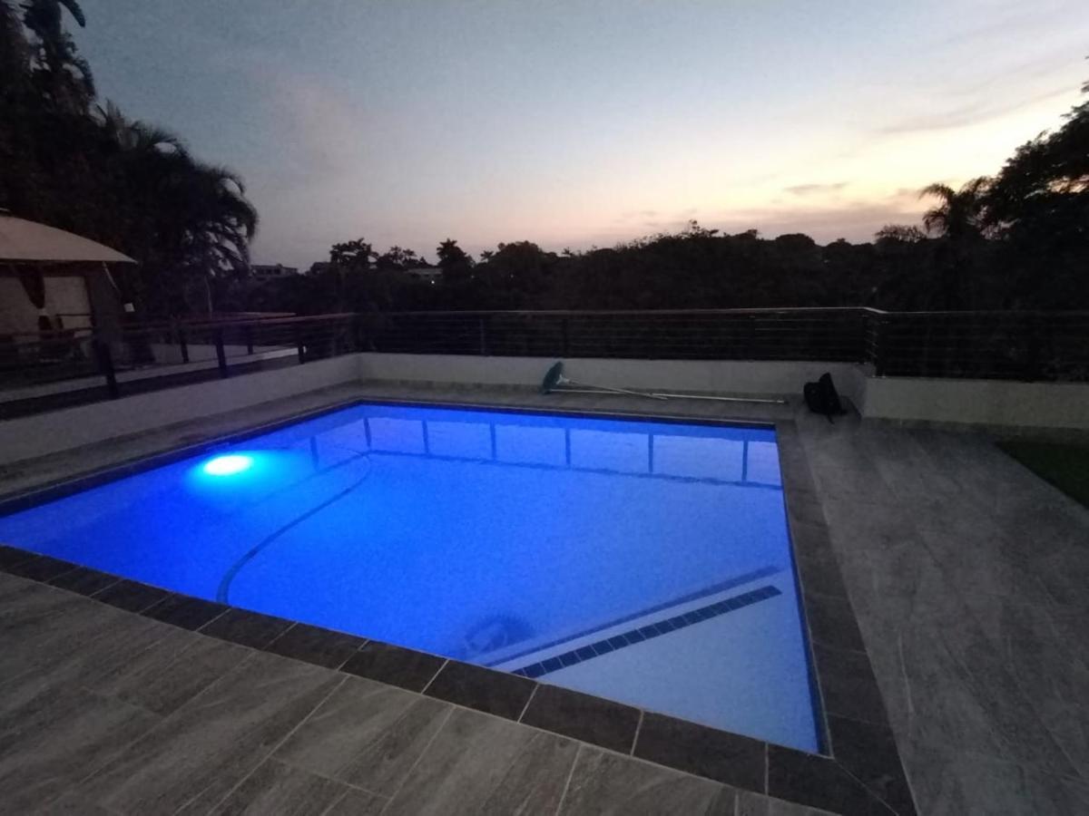 Hotel Casa De Luxe Ballito Esterno foto